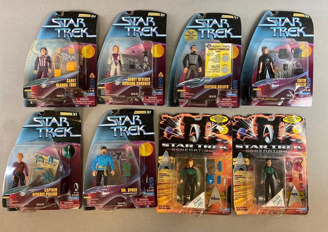 Group of 8 Playmates Star Trek Figures (1 of 3)