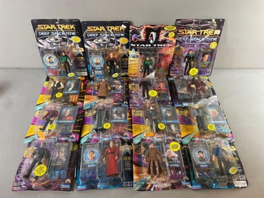Group of 32 Playmates Star Trek Figures