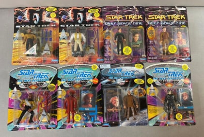 Group of 16 1990?s Playmates Star Trek Figures