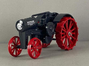 ERTL International Harvester Titan Tractor
