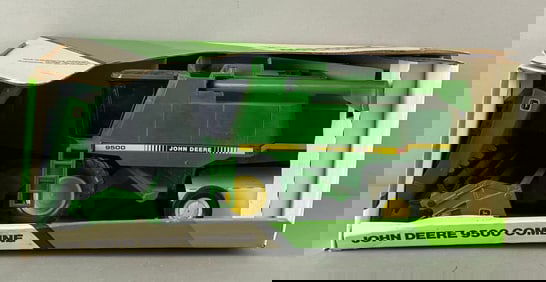 ERTL John Deere 9500 Die-Cast Combine