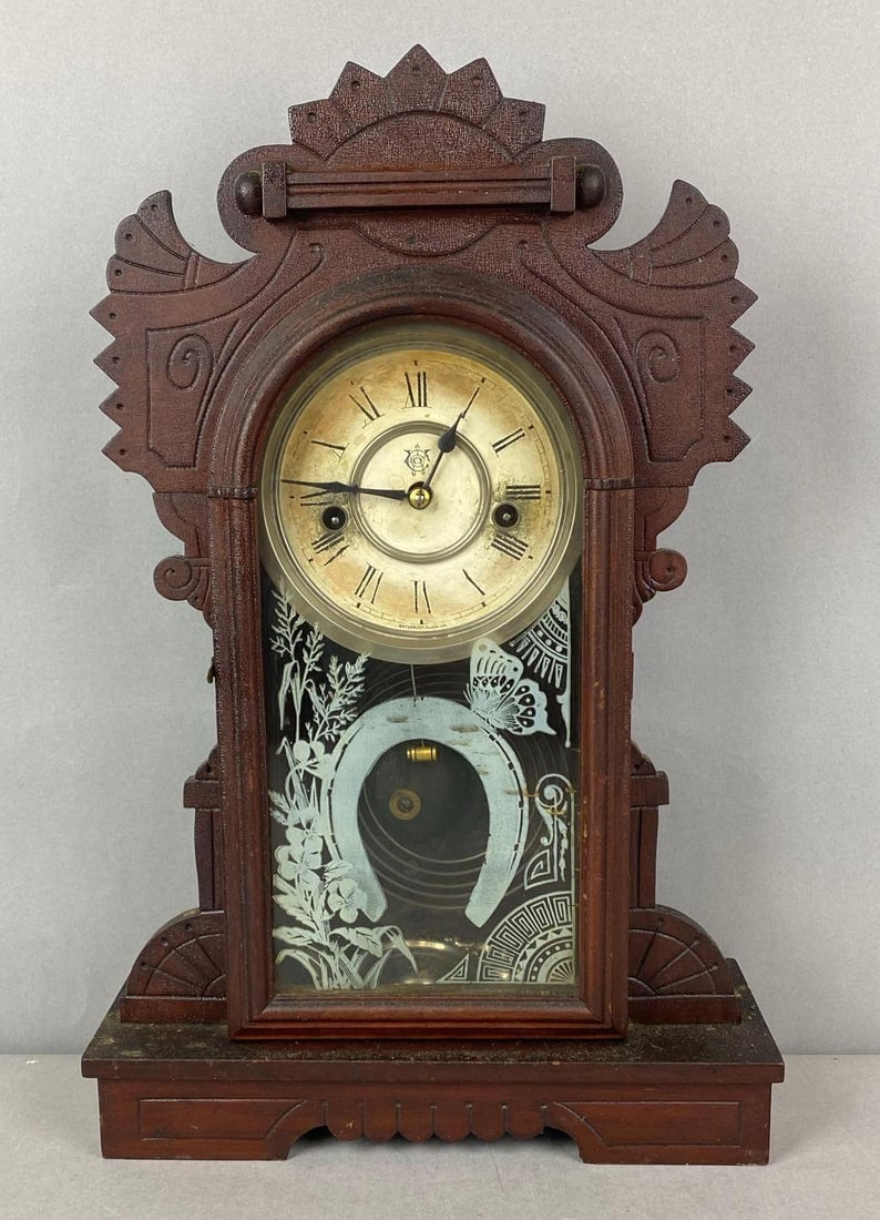 Antique Waterbury Gingerbread Mantle Clock (1 of 3)