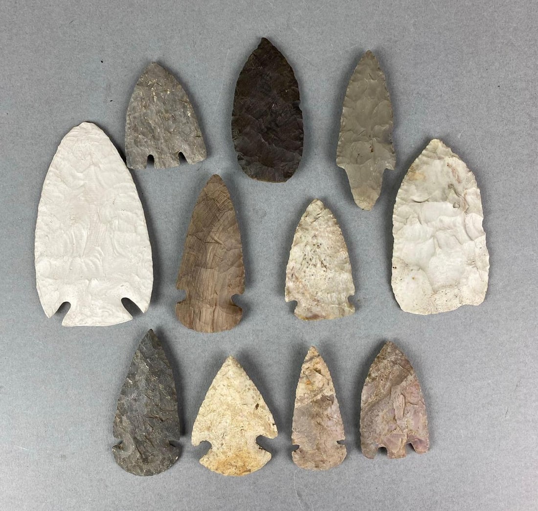 Group of Contemporary Native American Artifact Arrow Heads (1 of 2)