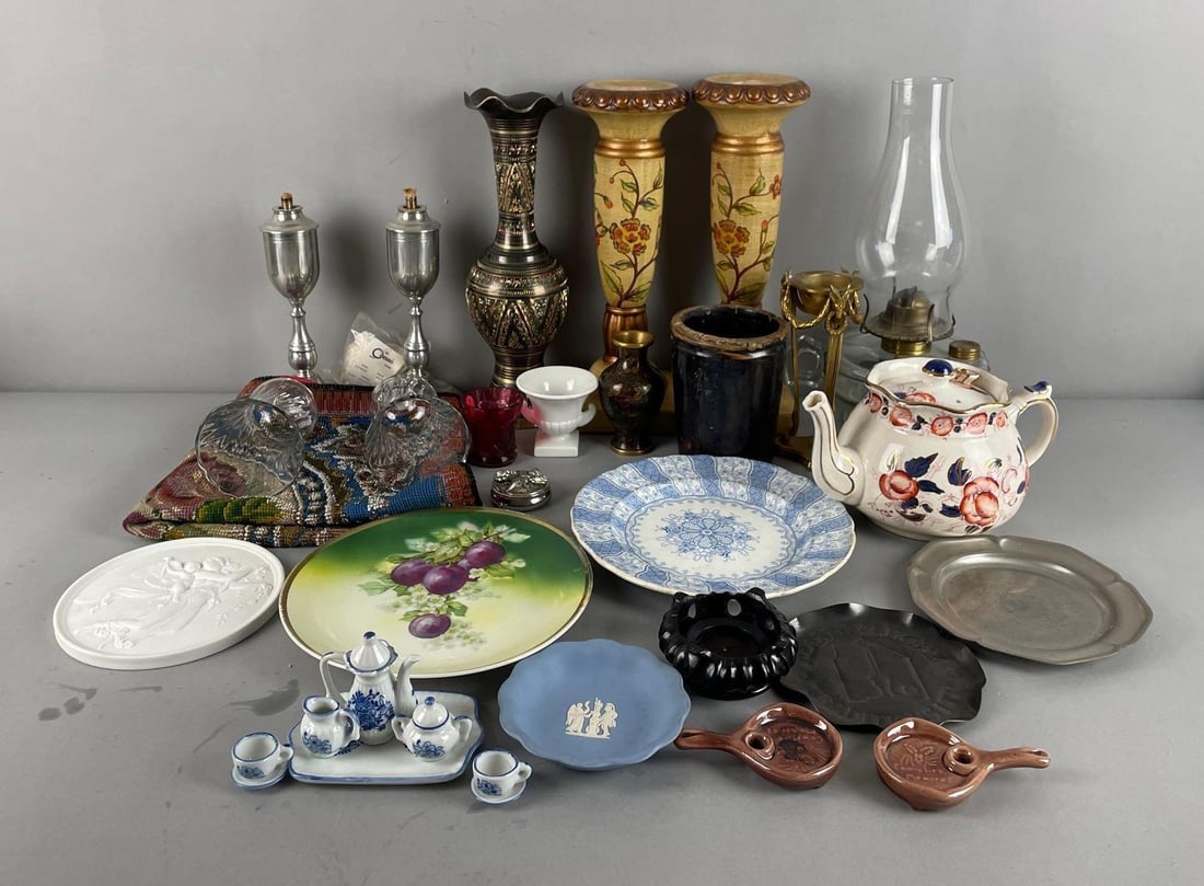 Group of Assorted Items (1 of 3)