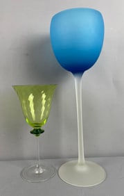 Group of 2 Stemmed Wine Glasses