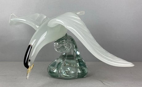 Mid Century Modern Art Glass Seagull with Pontil Mark