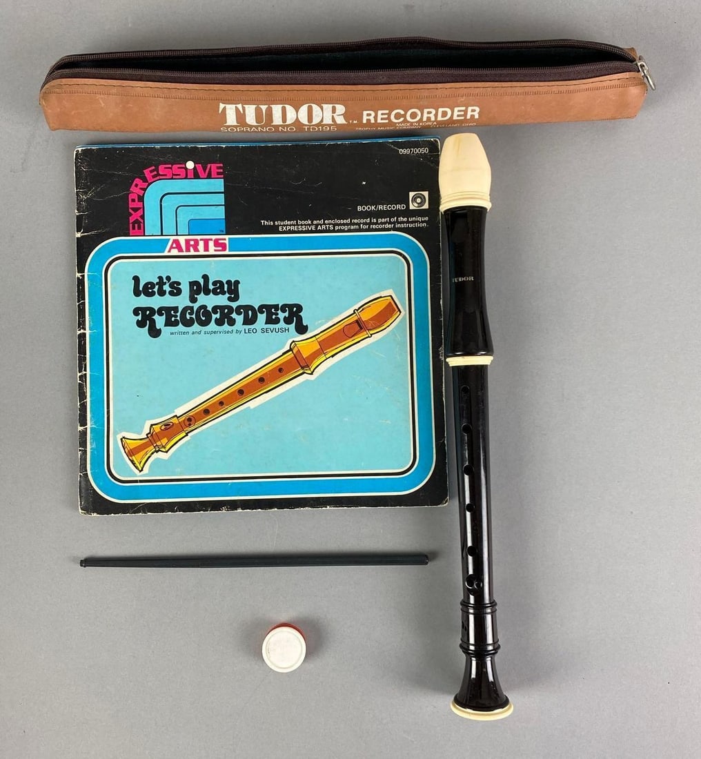 Vintage Tudor Soprano No. TD195 Recorder: Includes original case, book and more, recorder measures 13” H