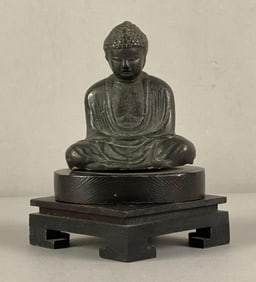 Statue of Kamakura Daibutsu Buddha