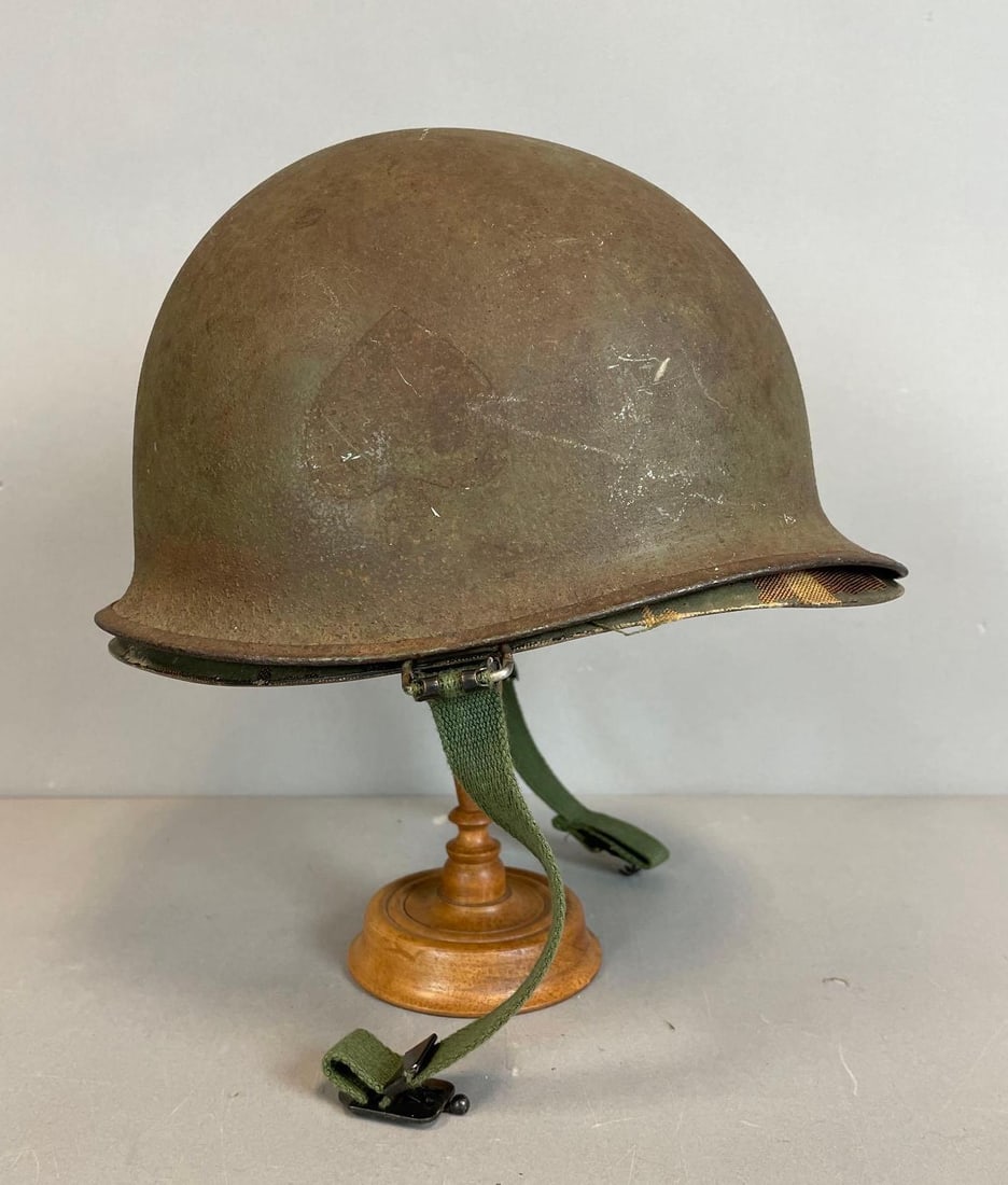 WW2 U.S. M1 Combat Helmet (1 of 7)