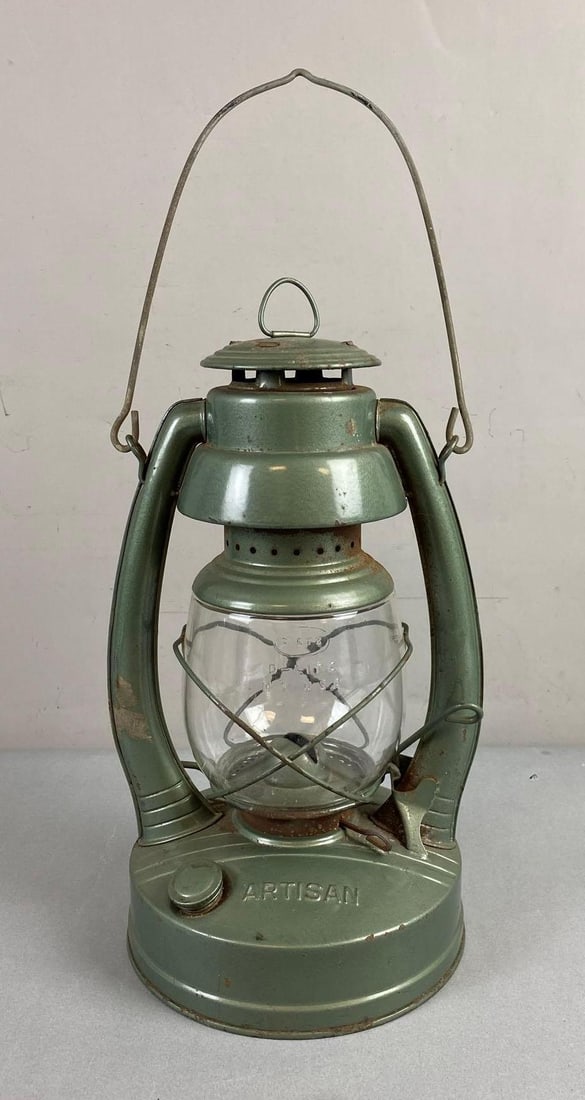 Vintage No. 2 Pilot Kerosene Oil Lantern (1 of 2)