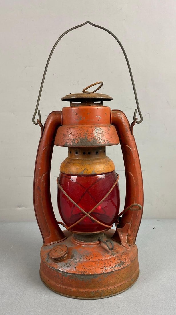 Vintage No. 2 Air Pilot Kerosene Oil Lantern (1 of 3)