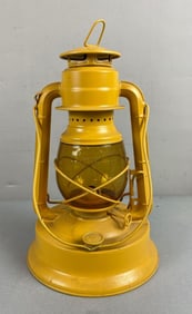 Vintage Little Giant Kerosene Oil Lantern