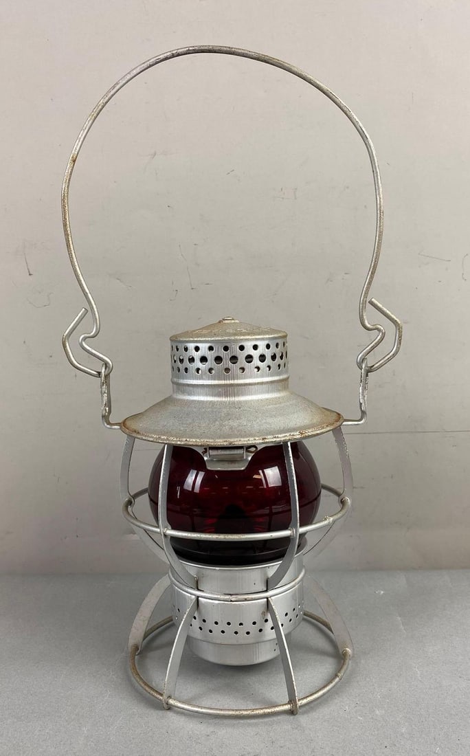 Vintage Dressel Kerosene Oil Lantern (1 of 3)