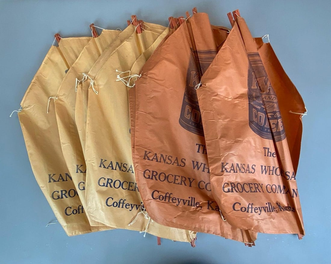 Group of Vintage KWG Co Paper Advertising Kites (1 of 2)