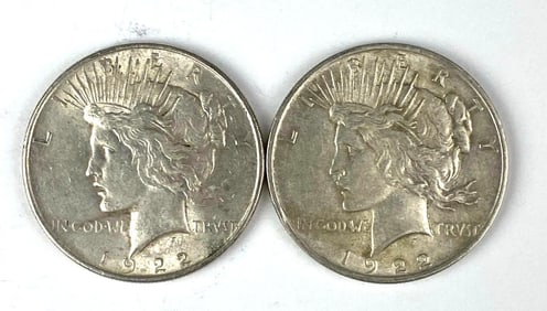 Group of 2 1922 US Peace Silver Dollars