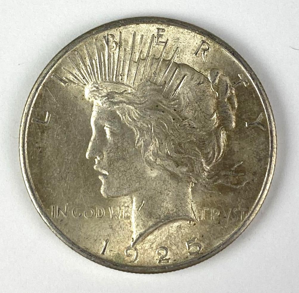 1925 US Peace Silver Dollar (1 of 2)