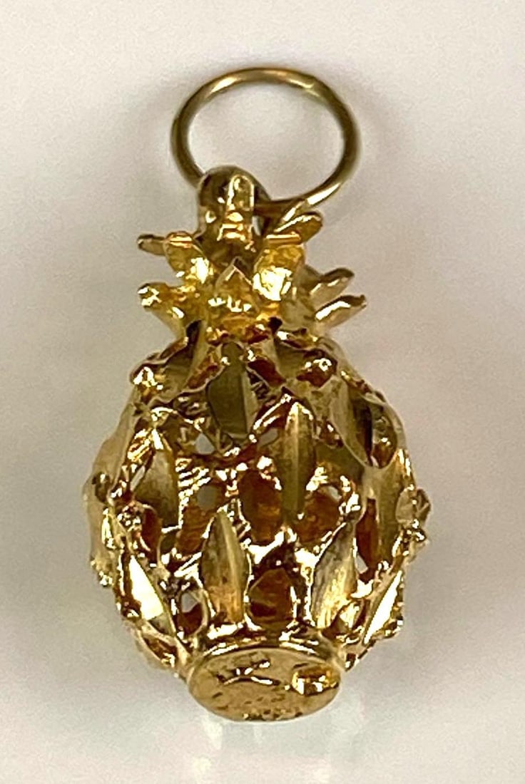 Signed 14K Yellow Gold Hollow Pineapple Pendant (1 of 3)
