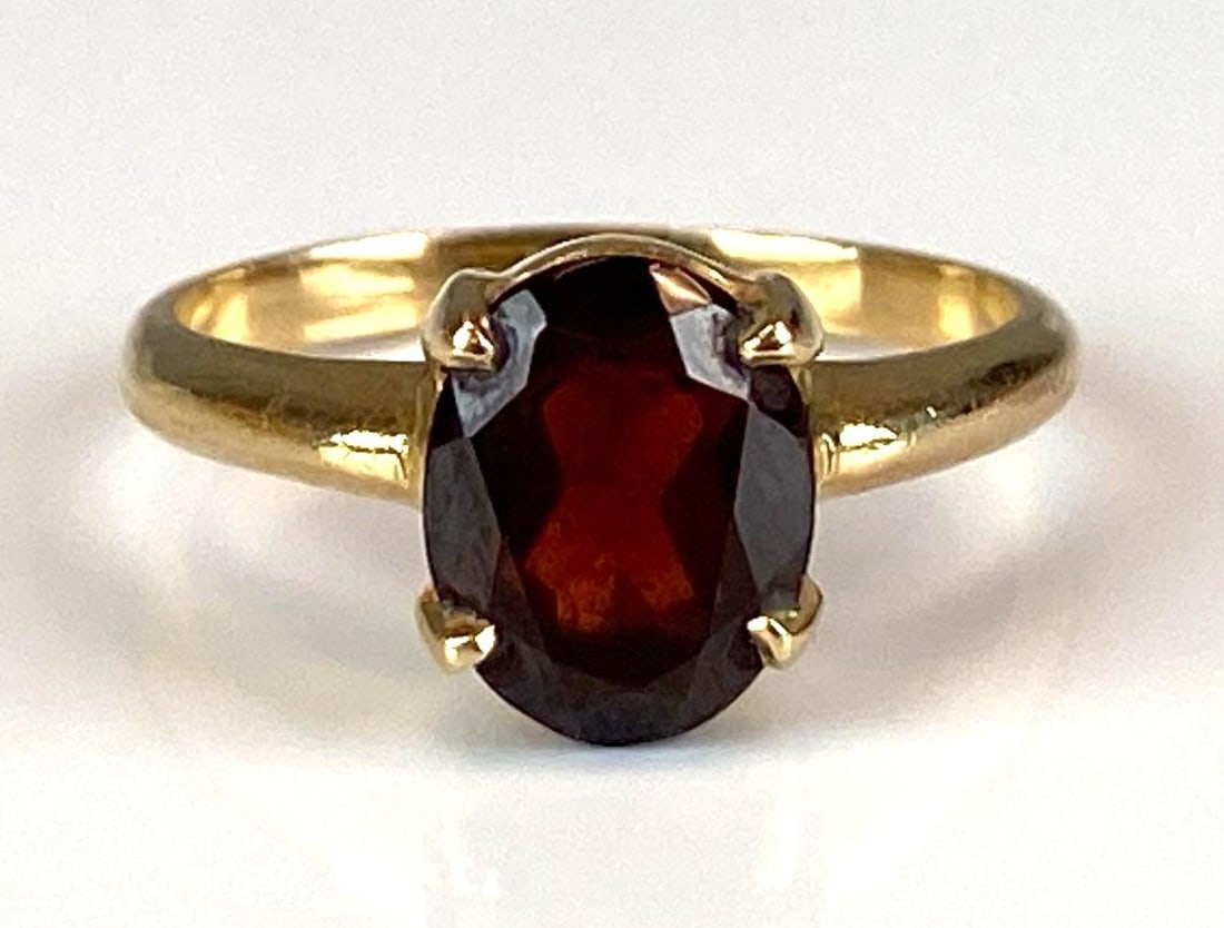Signed 14K Yellow Gold Garnet Solitaire Ring (1 of 4)