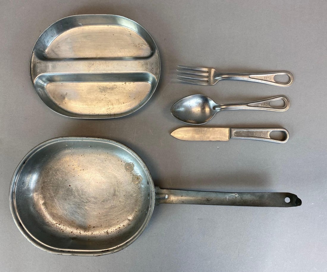 United States Military Stainless Steel Mess Kit (1 of 3)