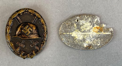 Group of 2 WW2 German Military Badges