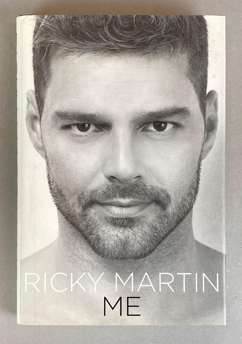 Signed Ricky Martin ME Hardcover Book: unknown authenticity, buying as is, Publisher - Celebra, measures 9 1/4” H x 6 1/2” W