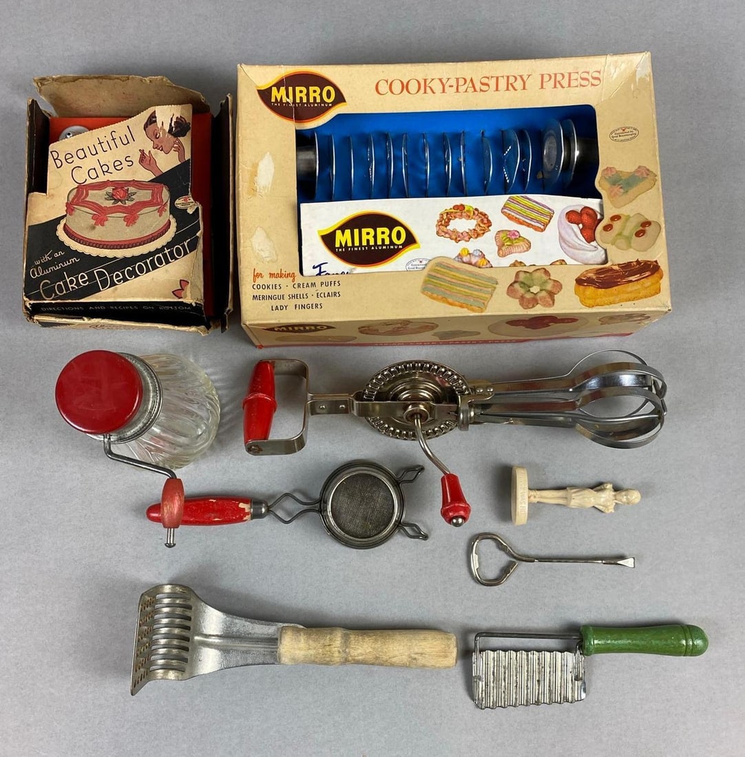 Group of 9 Assorted Pastry Making Tools and More (1 of 3)