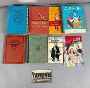 Group of 9 Vintage Literature Books