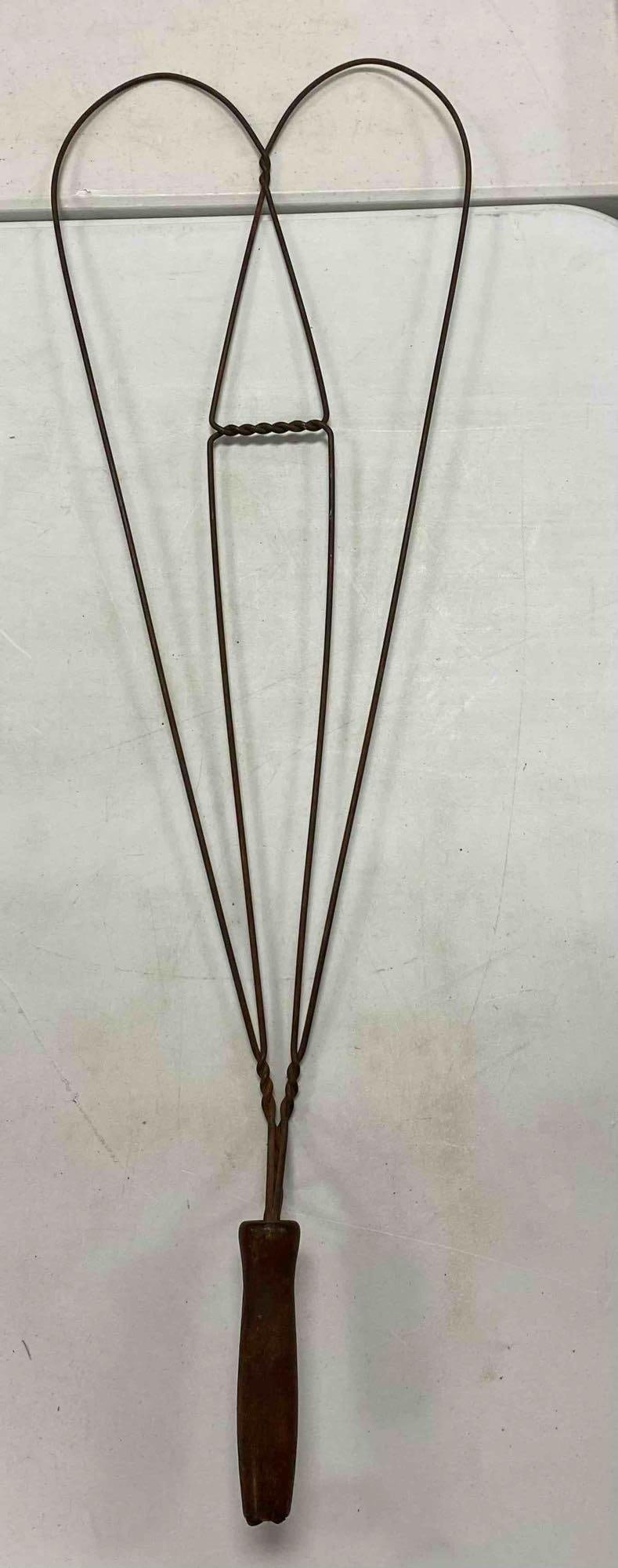 Vintage Wire Rug Beater (1 of 1)
