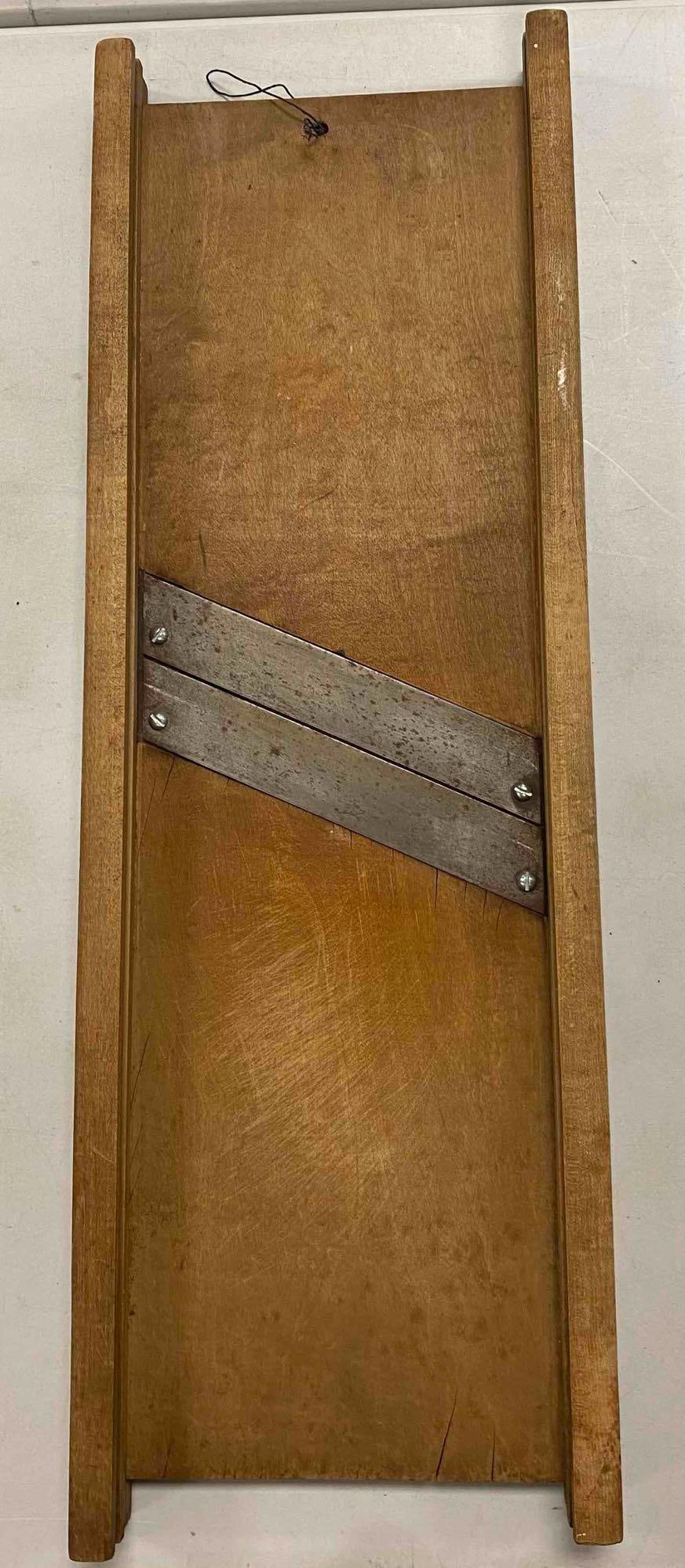 Vintage Cabbage Slicer Tool (1 of 2)