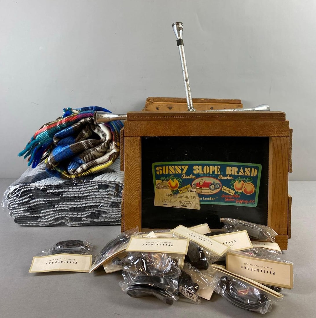 Group of Assorted Home Decor Items (1 of 4)