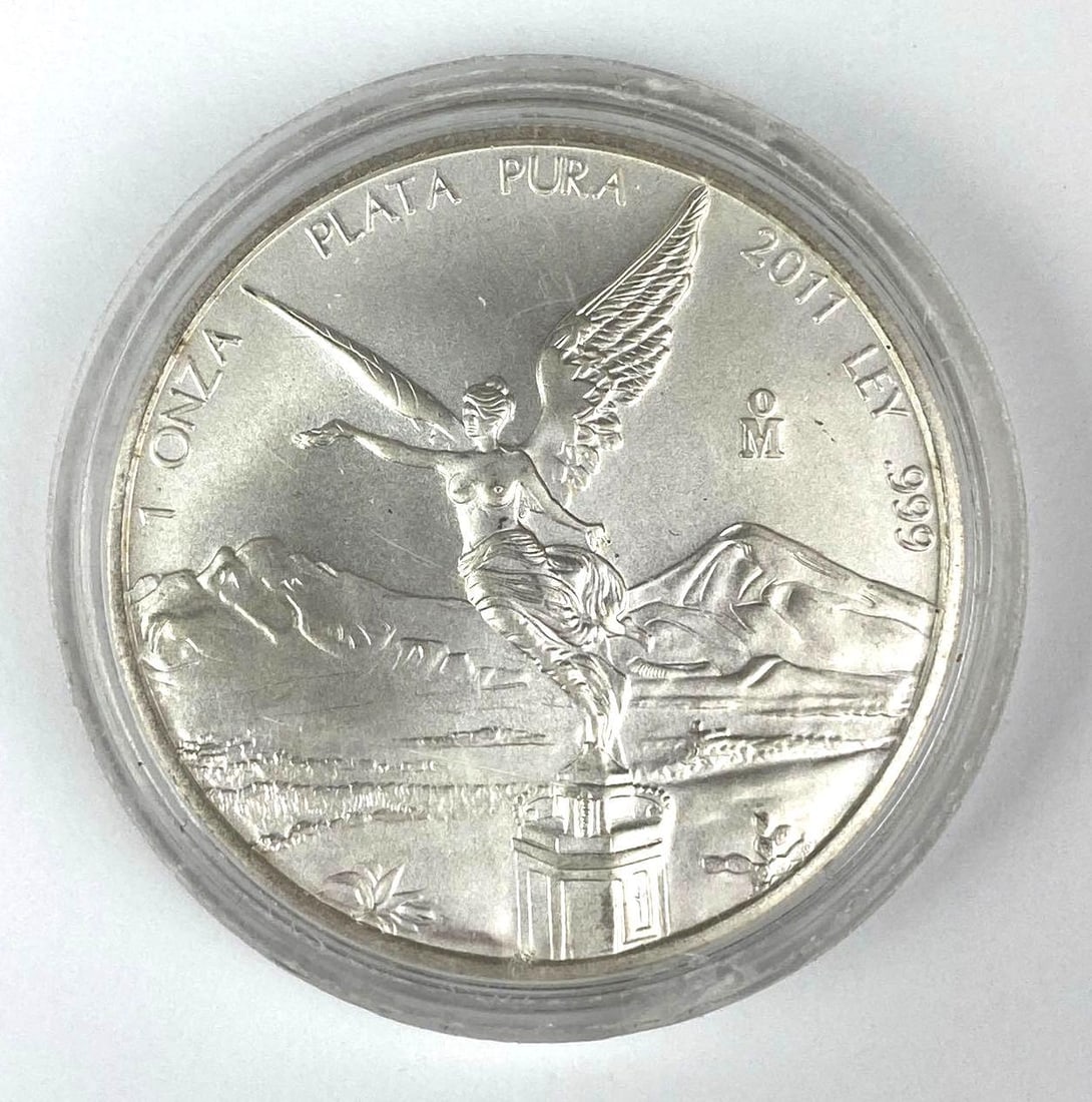 2011 Mexico Libertad 1 Onza 1 oz .999 Fine silver Round (1 of 2)