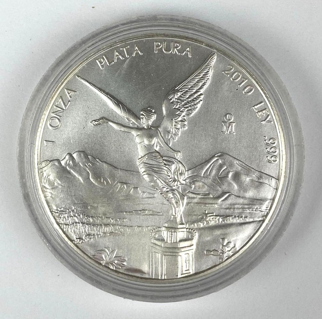 2010 Mexico Libertad 1 Onza 1 oz .999 Fine silver Round (1 of 2)