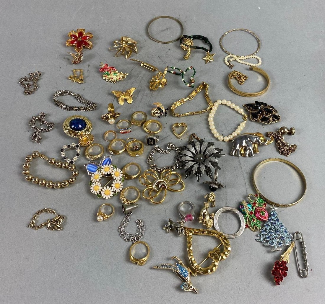 Group of Assorted Costume Jewelry (1 of 3)