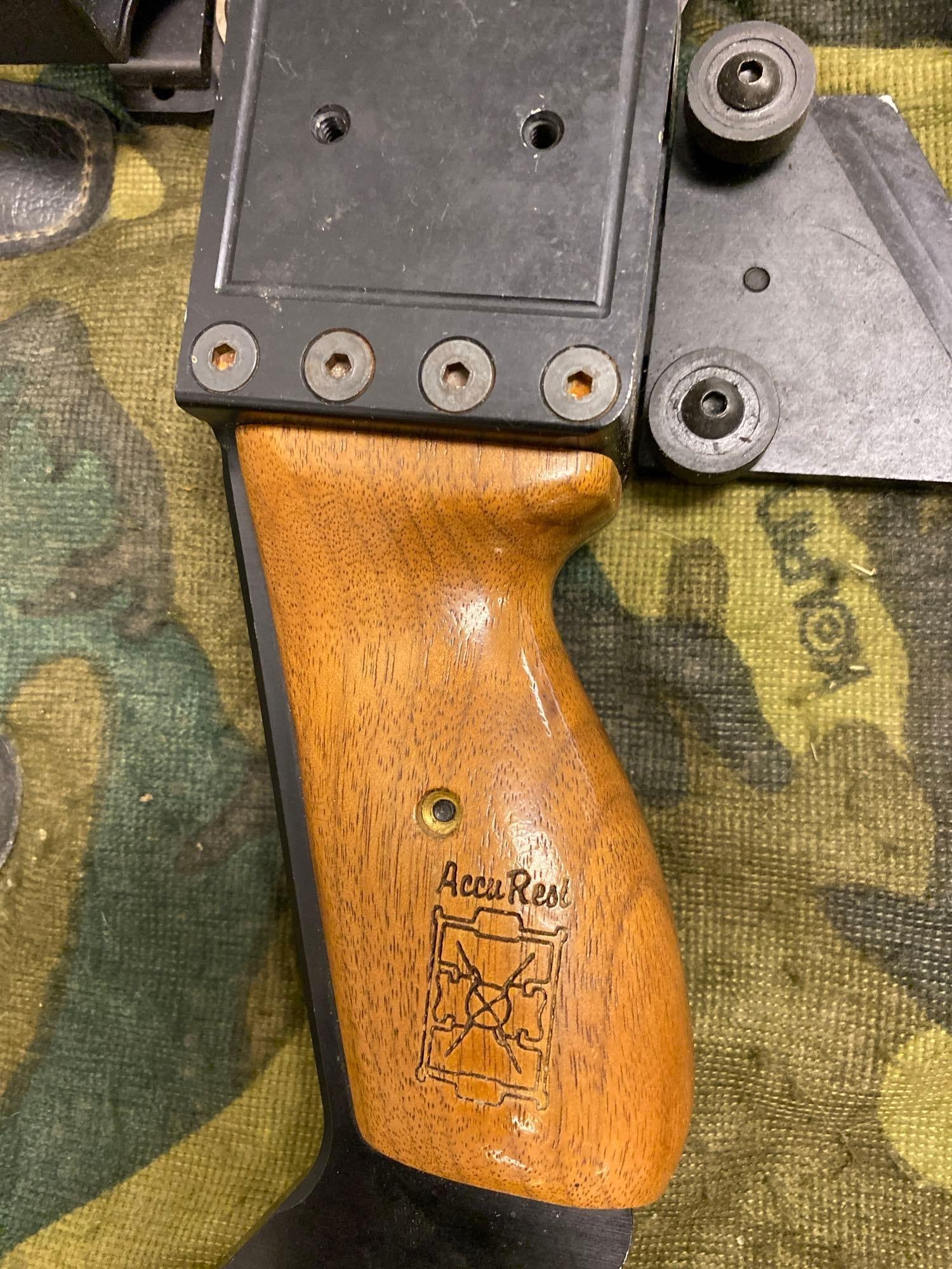 AccuRest L/R Compound Bow - 2