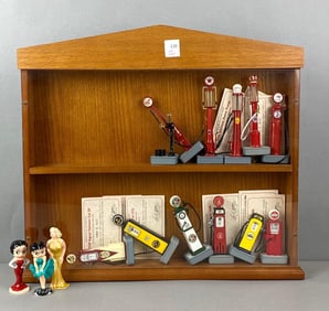 Group of Danbury Mint 1/24 Gauge Die-Cast Gas Pumps and More