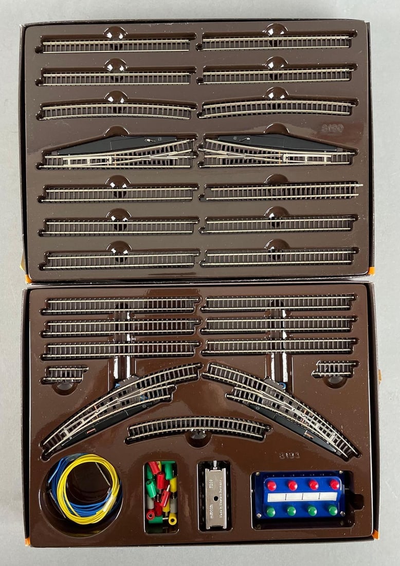 Group of 2 Marklin Mini-Club Z-Scale Train Track Sets (1 of 2)