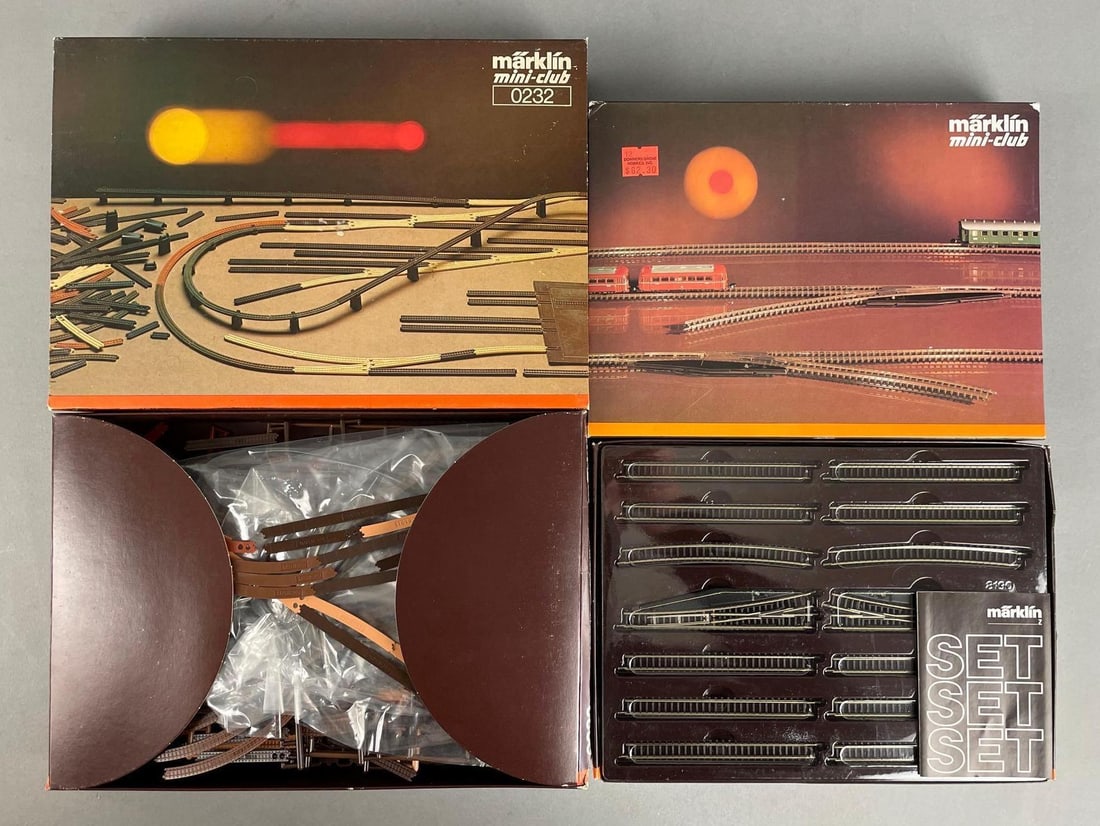 Group of 2 Marklin Mini-Club Z-Scale Train Track Sets (1 of 2)