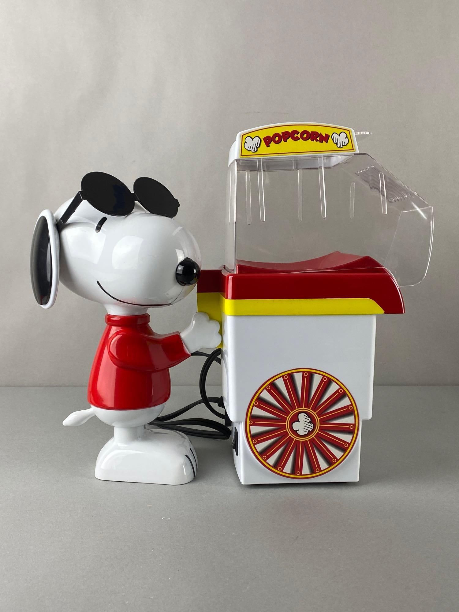 Smart Planet Peanuts Snoopy Popcorn Pushcart - 2
