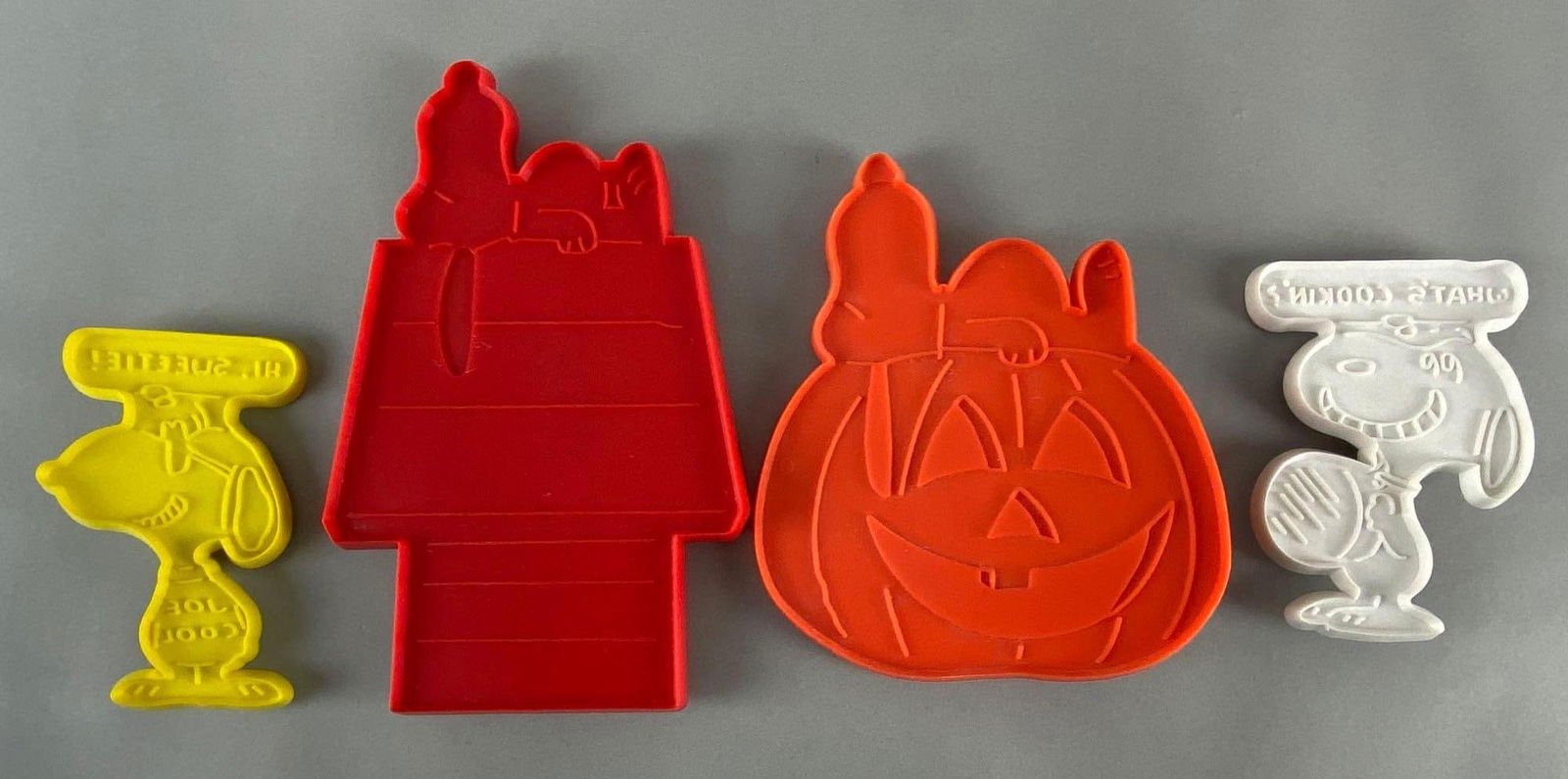 Group of 4 Peanuts Plastic Snoopy Cookie Cutters (1 of 2)