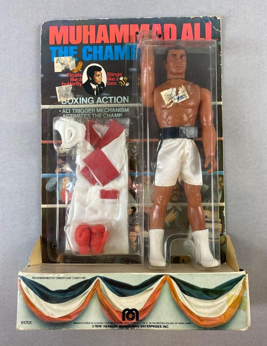 Vintage 1976 Muhammad Ali Boxing Figure (1 of 2)
