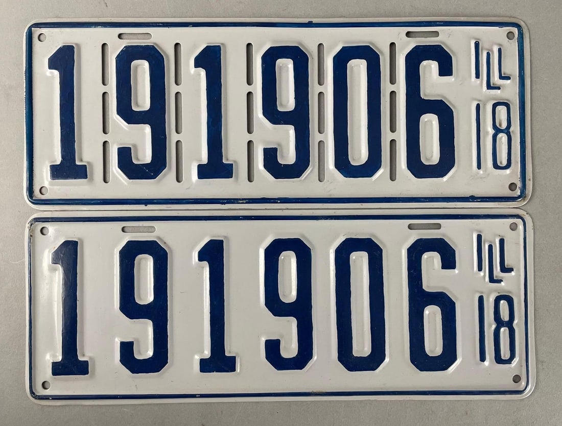 Group of 2 Repainted 1918 Illinois License Plates (1 of 2)