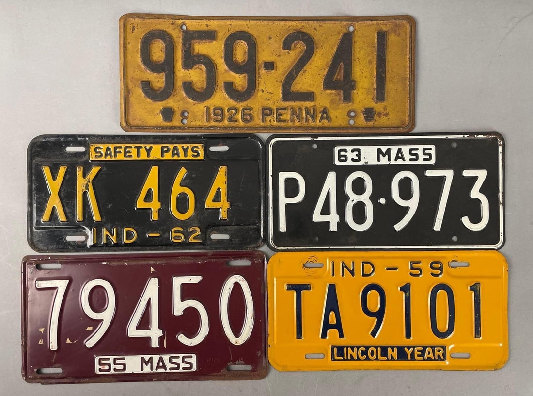 Group of Vintage License Plates (1 of 3)