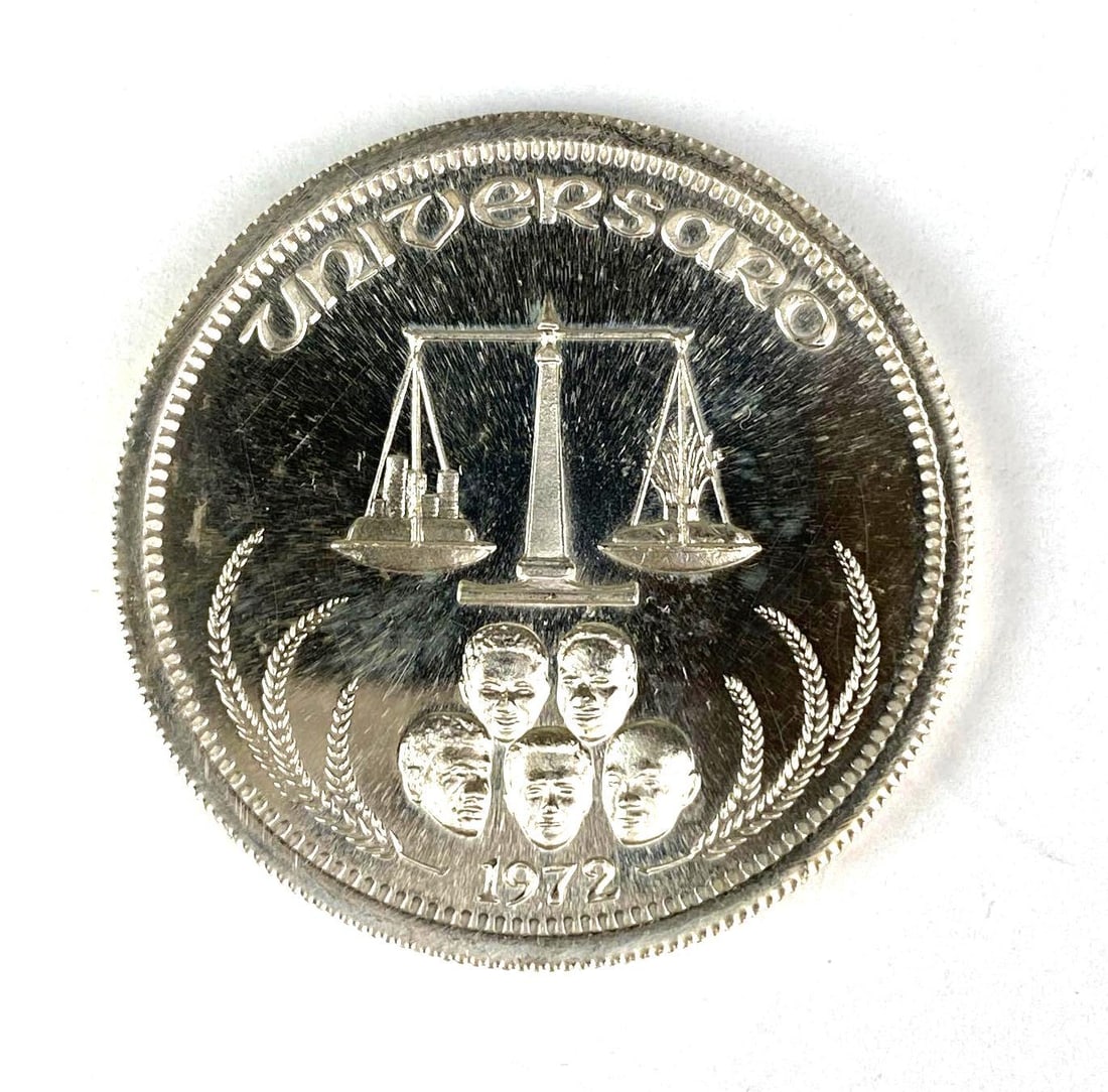 1972 Universaro World Trade 1 oz .999 Silver Round (1 of 2)