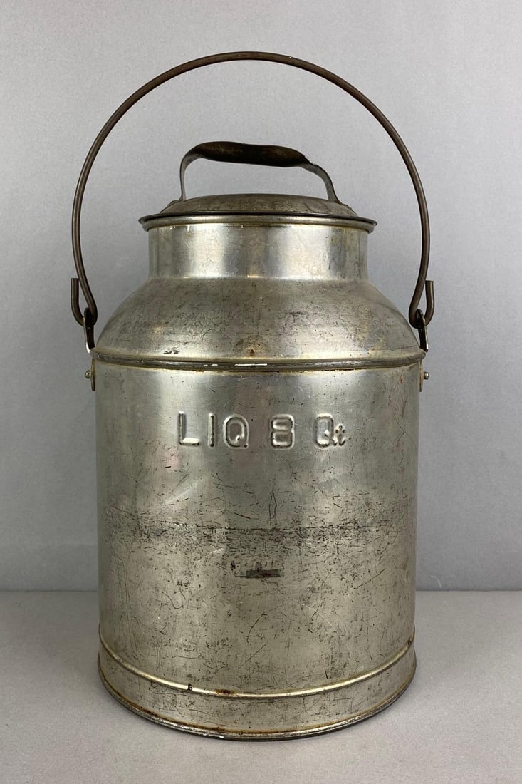 Vintage 8 Gallon Milk Can (1 of 2)