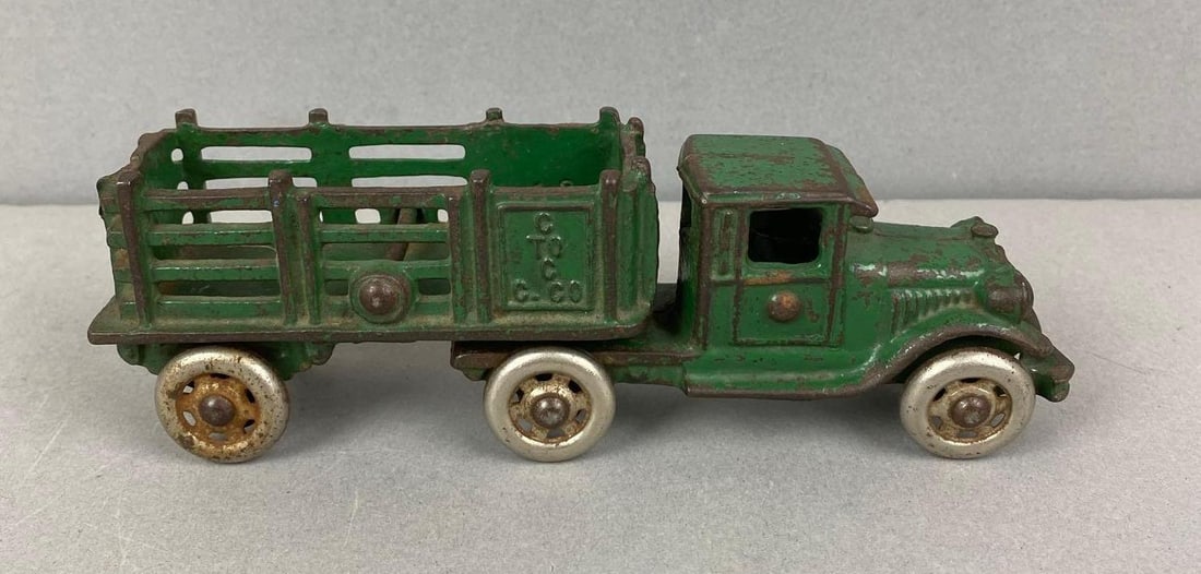 Antique AC Williams Coast to Coast Cast Iron Truck and Trailer (1 of 6)