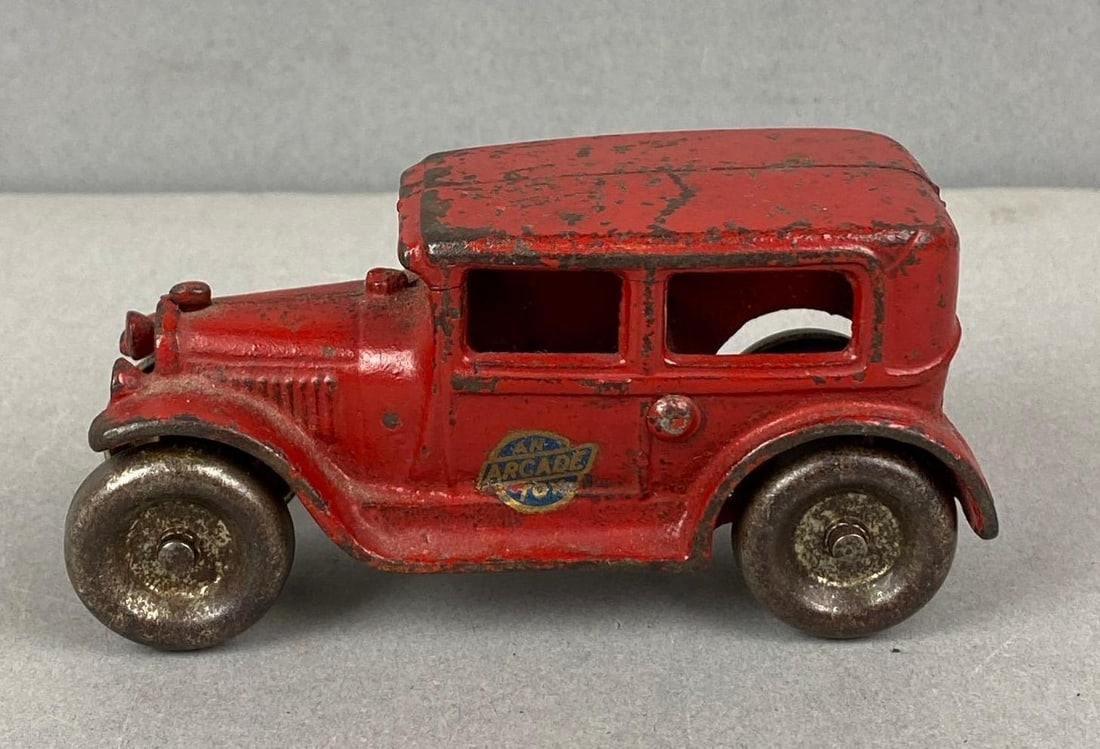 Antique Arcade Mfg Freeport, Illinois Cast Iron Coupe (1 of 7)