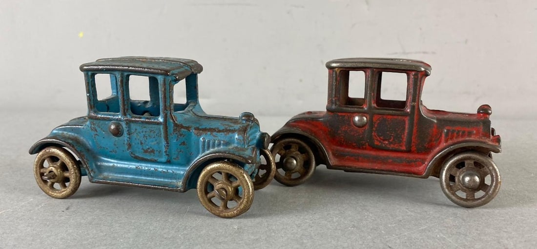 Group of 2 Vintage Cast Iron Ford Model T Coupe Toy (1 of 4)