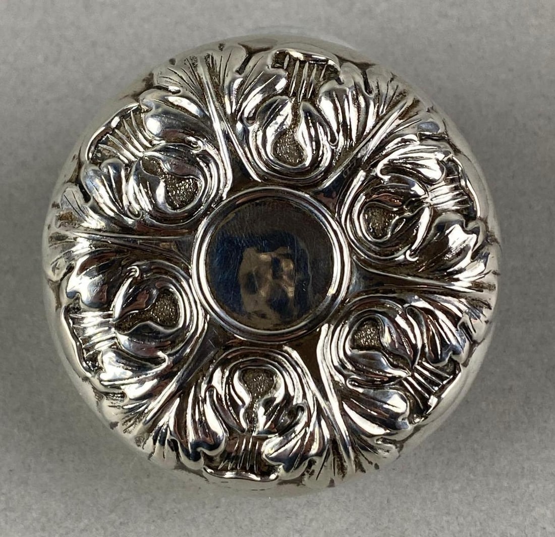 Vintage LSM .925 Sterling Silver Plated Yo Yo: In-House Shipping Option: If you would like to use our in-house shipping service, please select “Arrange My Own Shipping” when paying your invoice. After payment, our in-house shipping team wi