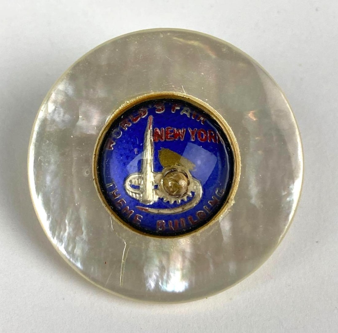 1939 New York Worlds Fair Theme Building Mother Of Pearl Pin (1 of 5)