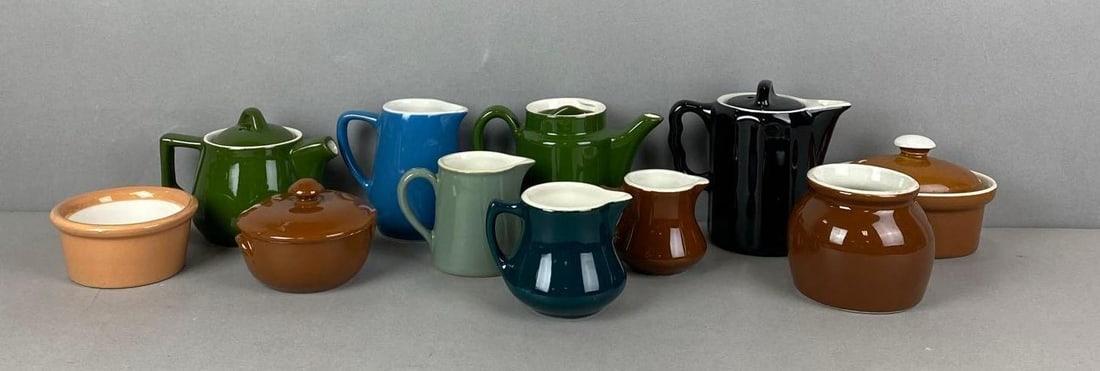 Group of Assorted Vintage Hall Ceramic Items (1 of 3)